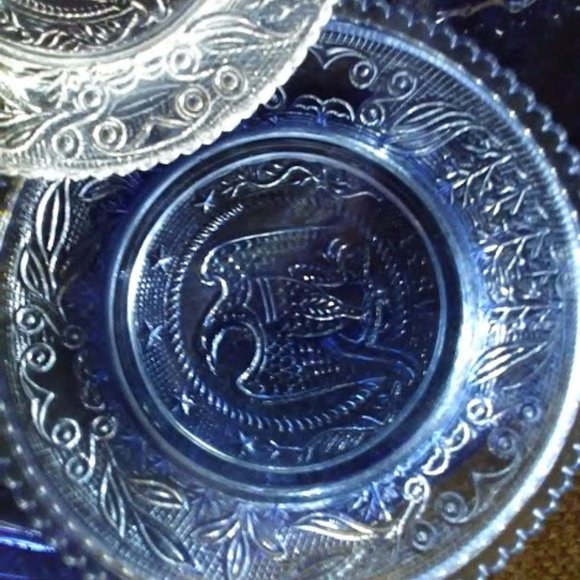 Pairpoint Glass Co cup plates 4 inch - Picture 1 of 1